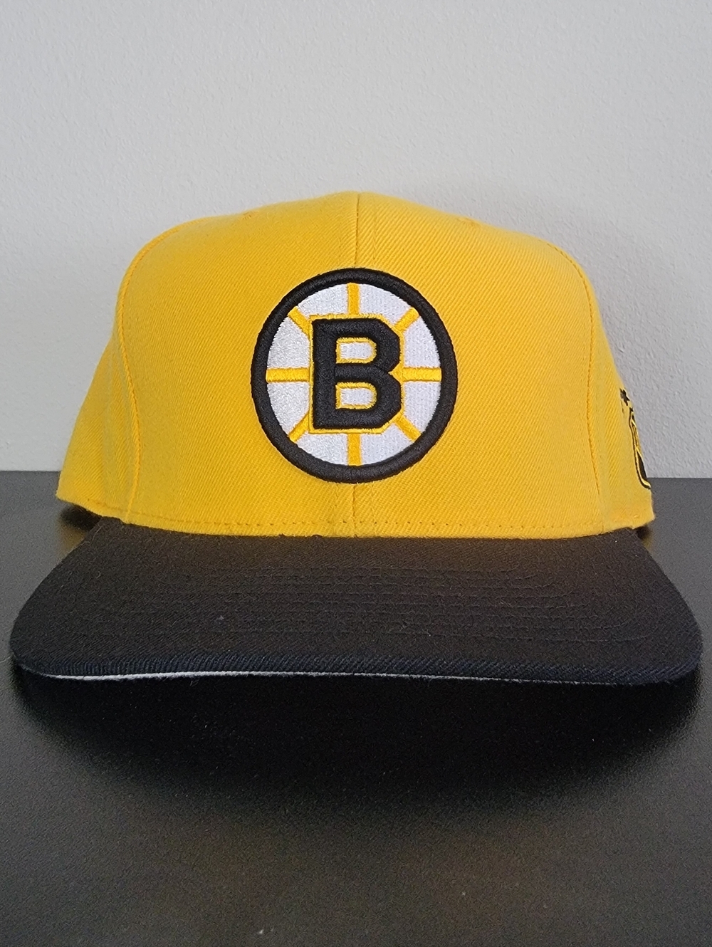 Mitchell & Ness Boston Bruins Yellow and Black Snapback Hat